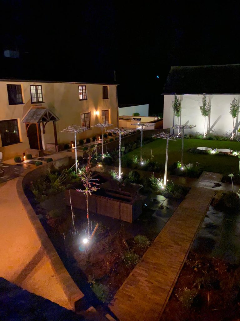 Edward Grimes Garden Designer - Garden in Silverton, Exeter in Devon - Garden in dark